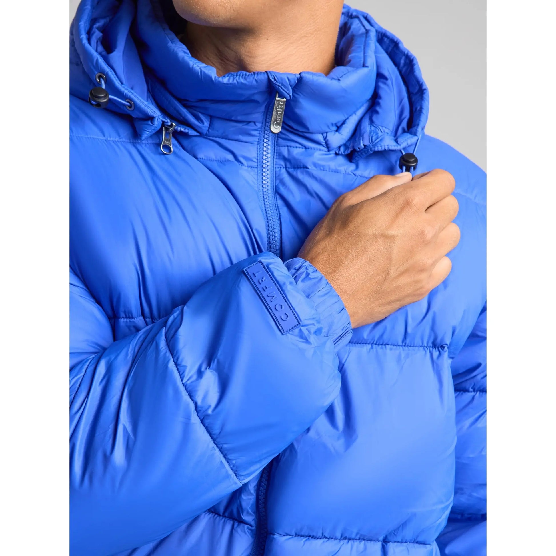 Stay Cozy and Chic with the Comfrt Puffer Jacket! 🧥✨
