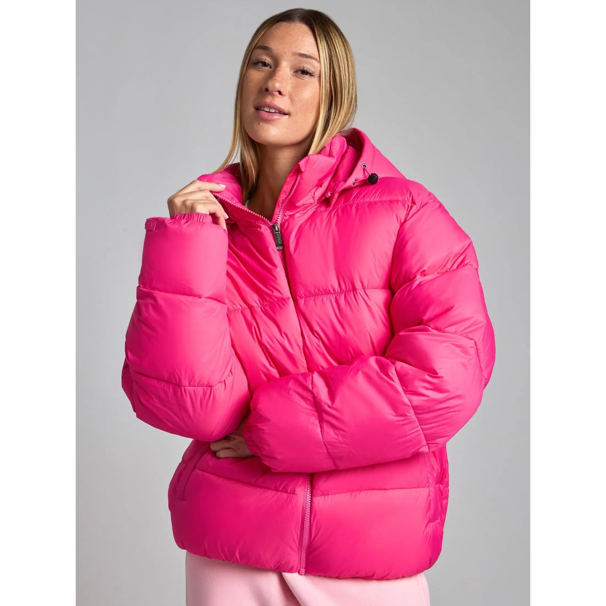 Stay Cozy and Chic with the Comfrt Puffer Jacket! 🧥✨